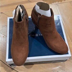 Karen Scott women’s koraa Strapped dress Booties